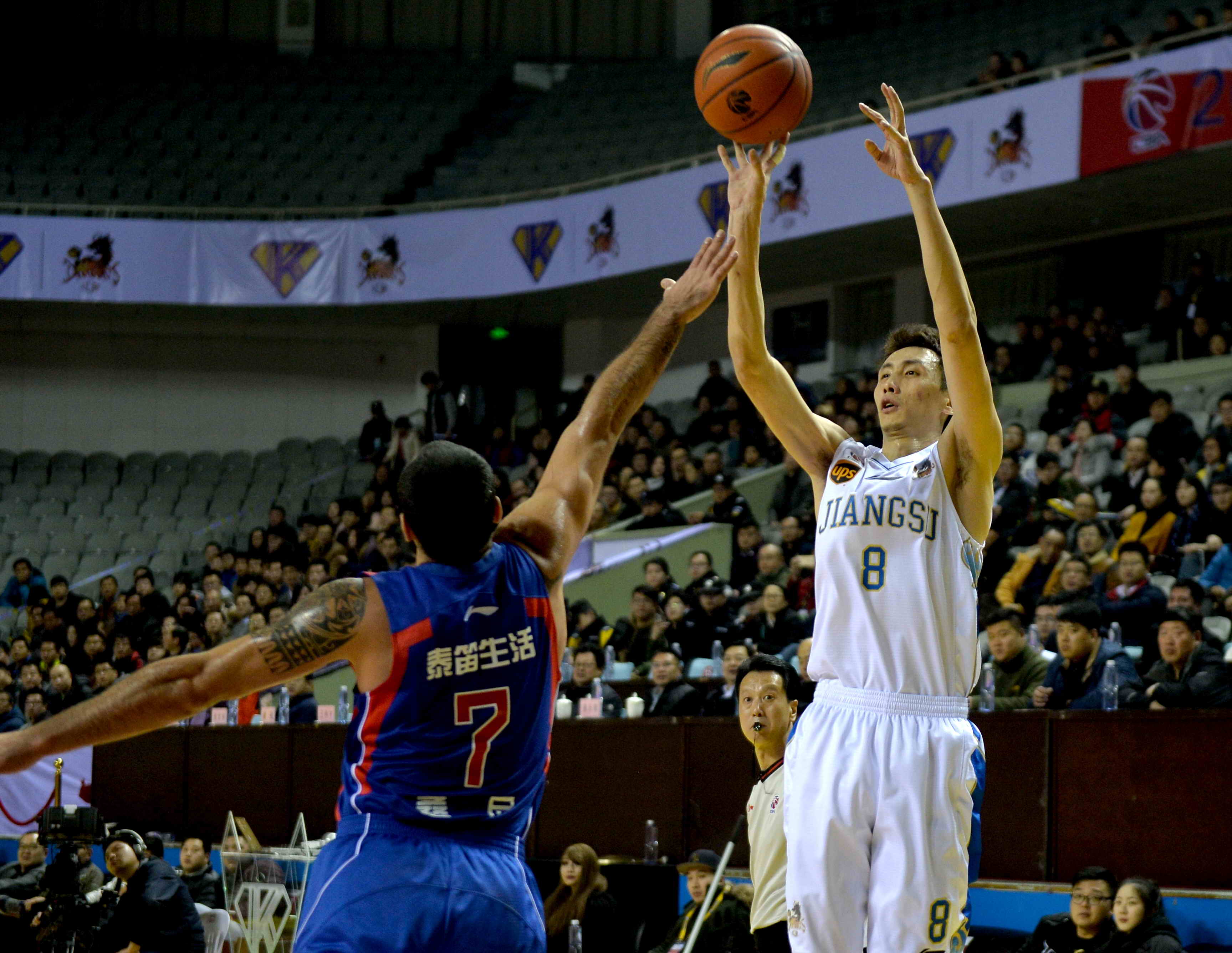 火花四溅 火花四溅