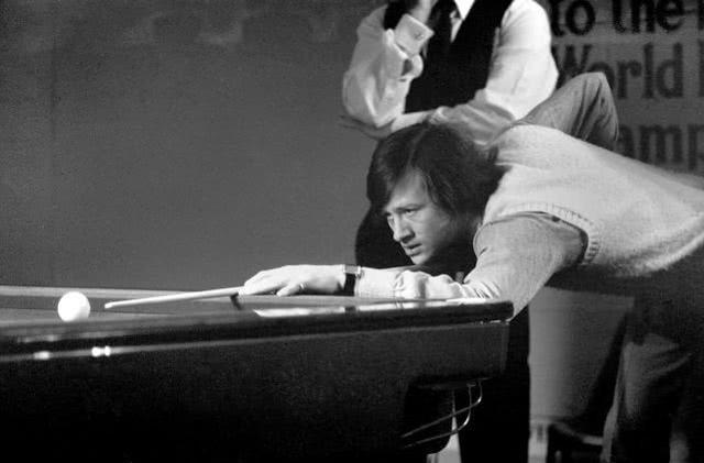 阿森纳球迷心酸时刻：这几年的争冠缩影…….