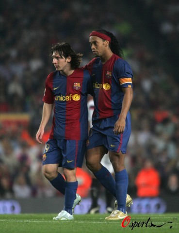 他同样出现 他同样出现